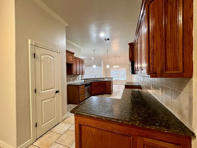 1604 Dorothy Dr — Photo 6