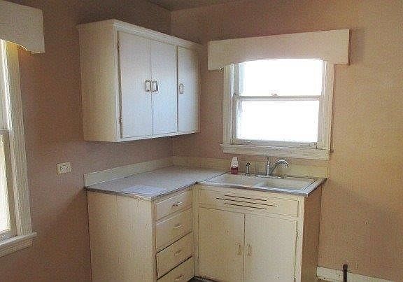 3rd image of 3153 Parkway North St N