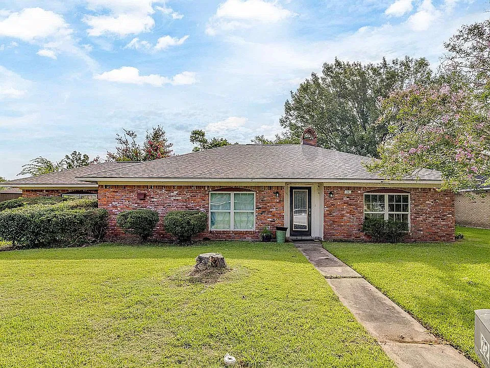 22 Lakeview Dr