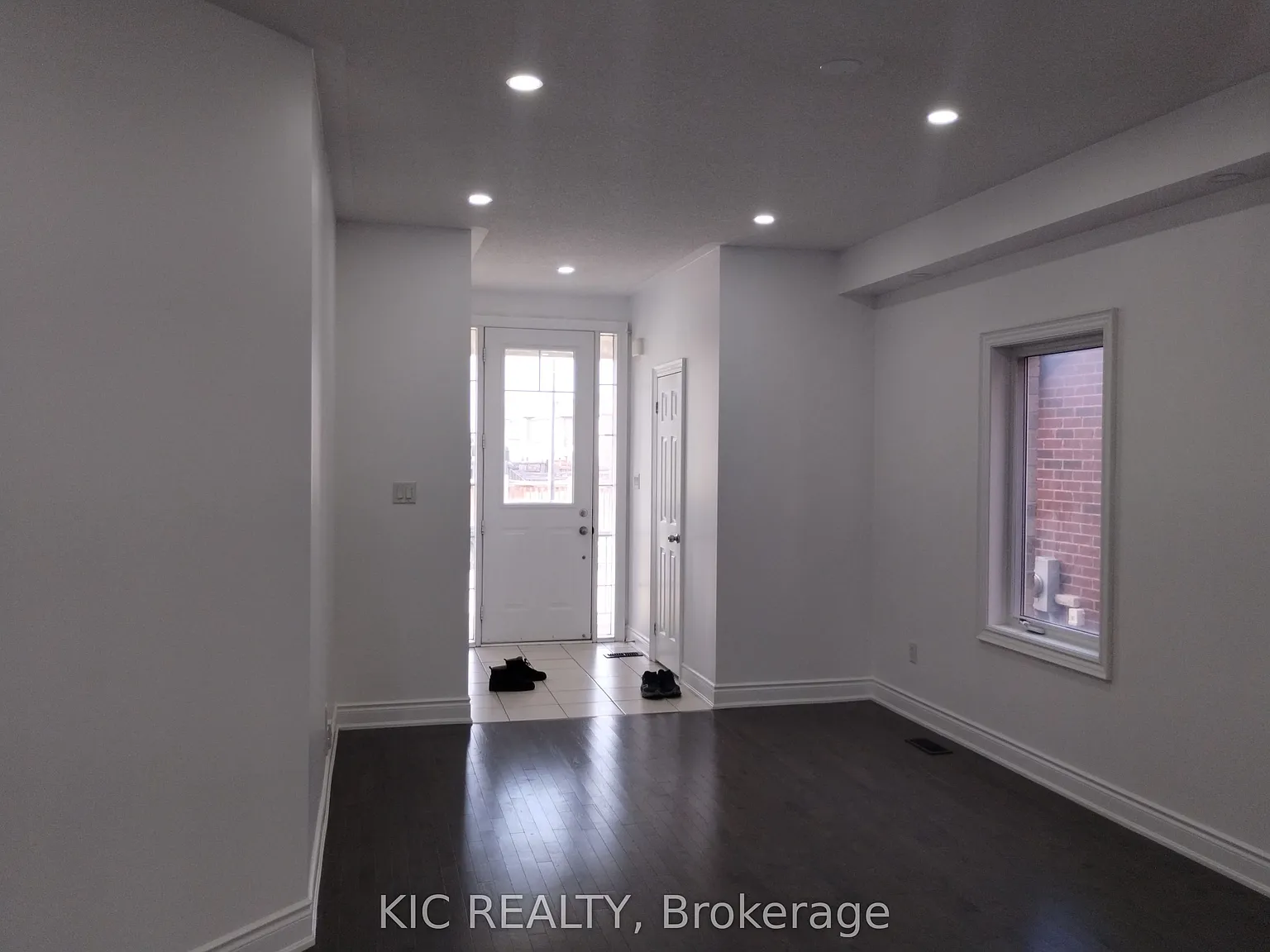 4 bed, $3,200 — Photo 2