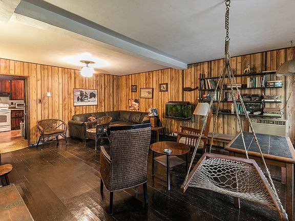 4th image of 26 Echo Ln