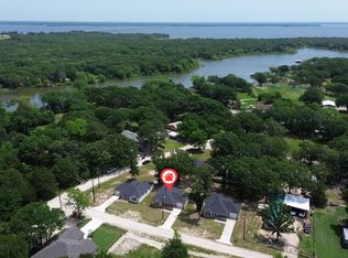 800 Hemlock Dr, West Tawakoni, TX 75474