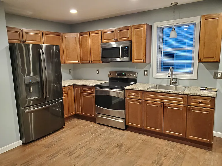 202 Hope St #3 — Photo 1