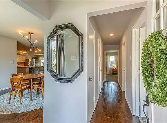 3rd image of 726 Melrose Dr