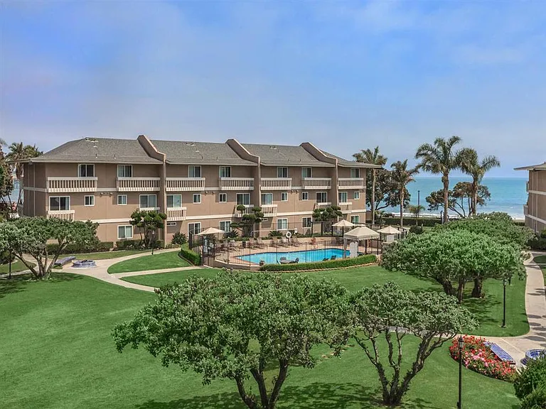 Beachfronter Apartments — Photo 9