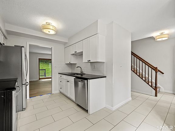 4th image of 148 Conestoga Way #148