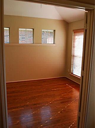 4th image of 11504 Clover Knoll Dr