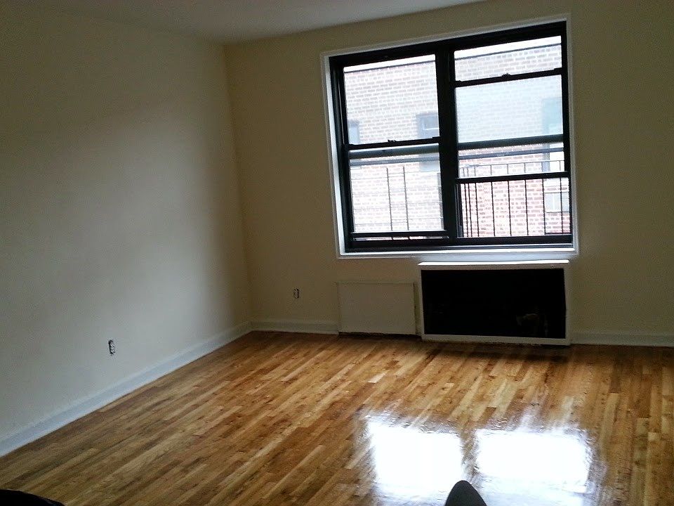 1st image of 13235 Sanford Ave APT 610