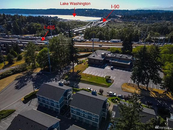 Great location. 9 min's to Downtown Bellevue, 13 min's to Downtown Seattle, 15 min's to Microsoft, and 15 min's to Issaquah.>