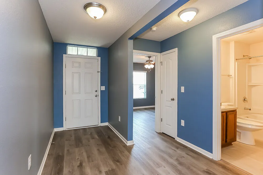3 bed, 2.0 bath, 1711 sqft, $1,885 — Photo 3
