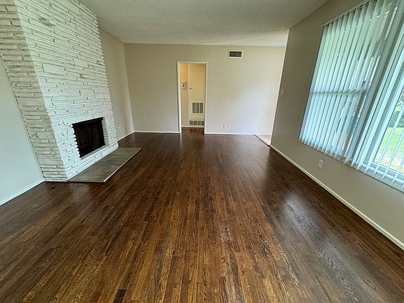 4th image of 939 W Oak Park Pl