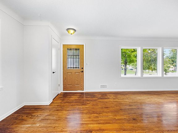 4th image of 1567 Atlantic St
