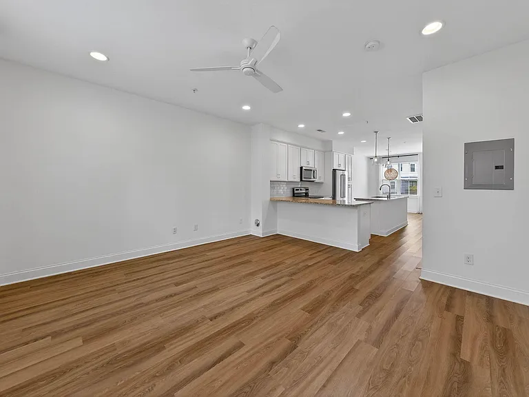 6820 Milligan Way — Photo 7
