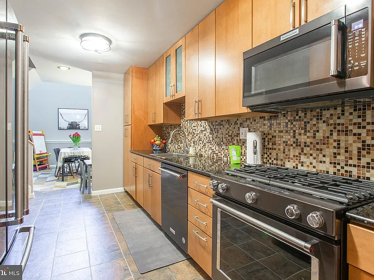 509 S 5th St — Photo 13