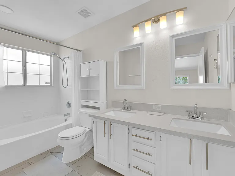 2505 Sea Venture Dr — Photo 19