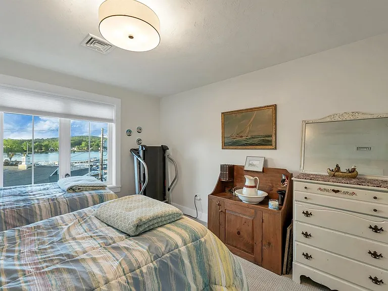 2 Lake St #B — Photo 20