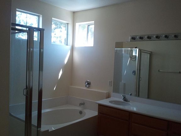 Master Bath, Separate Shower/Bath, Double Vanity, Walk-In Cl