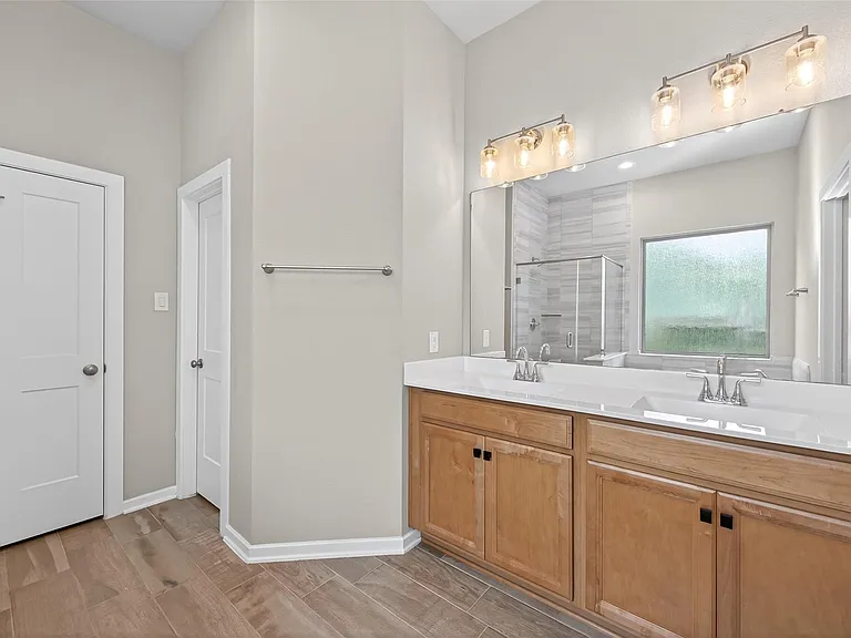 516 Shine Ct — Photo 29