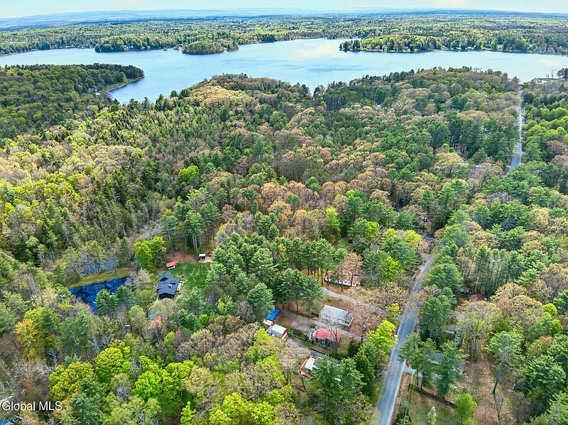 3rd image of 5647 Lake Road