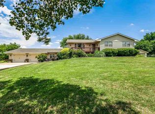 3414 Meadowlark Ln, Winfield, KS 67156