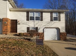 304 Lorean St APT 5, Troy, IL