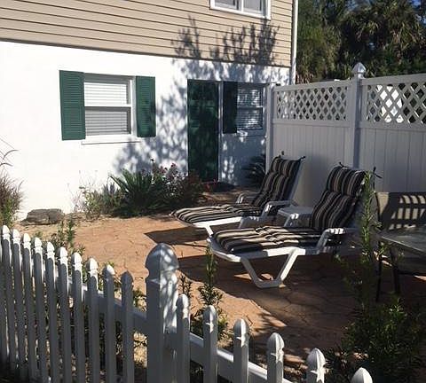 2nd image of 2009 Pennwood Dr #A