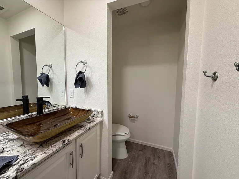 4910 Cathay Ct — Photo 17