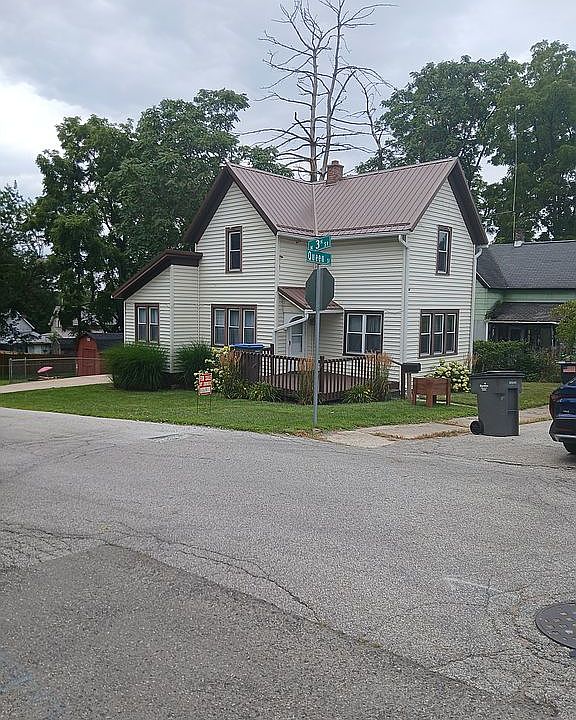 1st image of 202 Queen St
