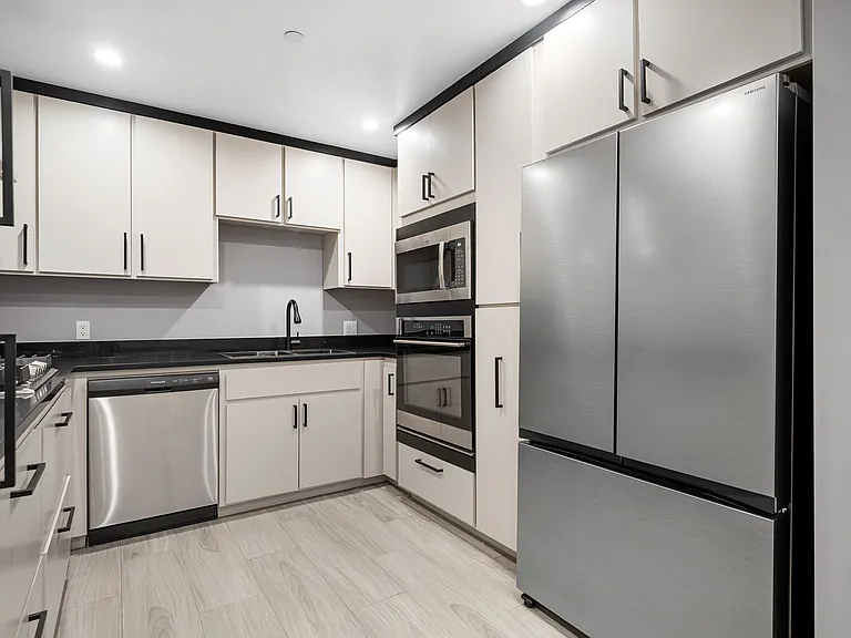 1361 Alameda Ave — Photo 8