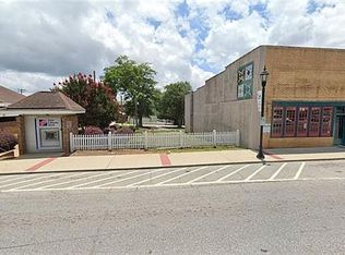 105 W Main St, Central, SC 29630