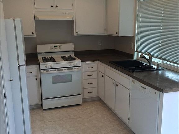 2nd image of 2272 Shady Hills Dr