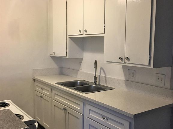 4th image of 645 Lime Ave APT 3
