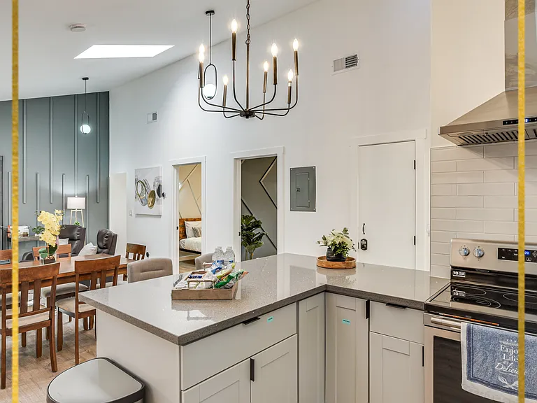 18115 La Verne Dr — Photo 10