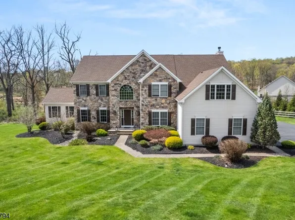 3 Demott Rd, Raritan Twp., NJ 08822