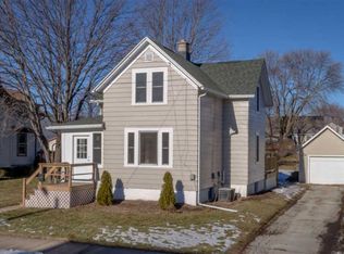812 Broad St, Menasha, WI 54952