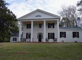 2622 Lake Cir, Jackson, MS 39211