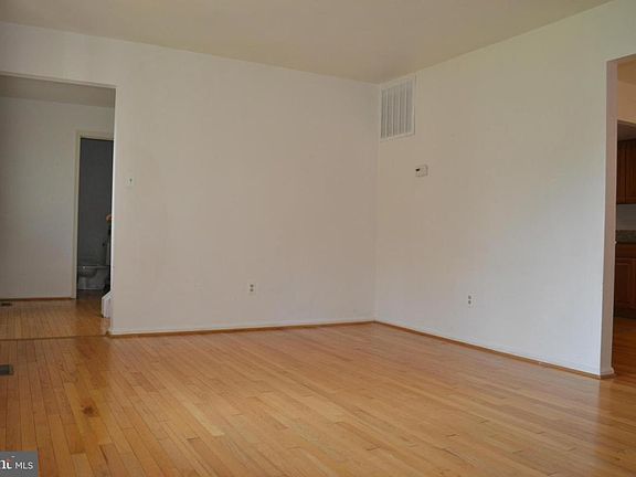 4th image of 2996 Steven Martin Dr