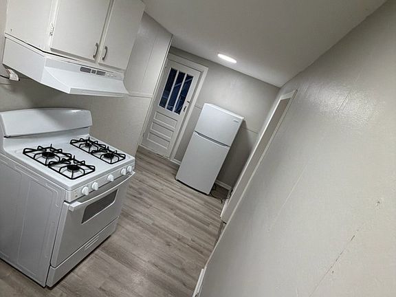 4th image of 1156 North Ave