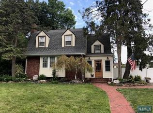 67 N Leswing Ave, Saddle Brook, NJ 07663