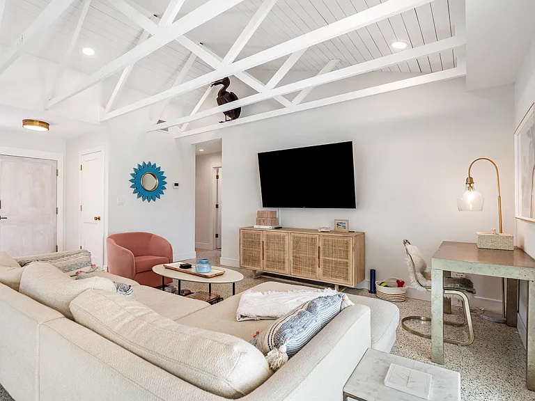 2882 W Vina Del Mar Blvd — Photo 13