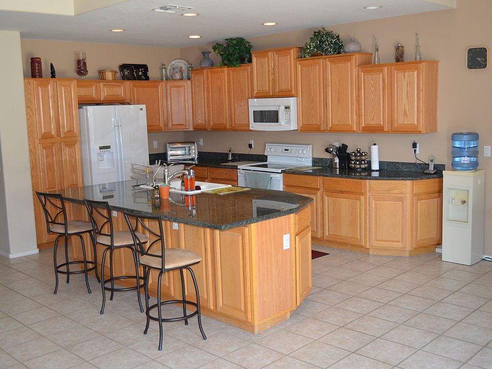 2nd image of 321 W Desert Ave