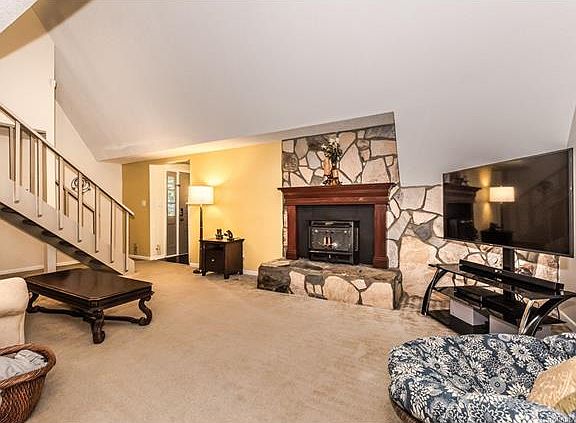 4th image of 7928 Park Vista Cres