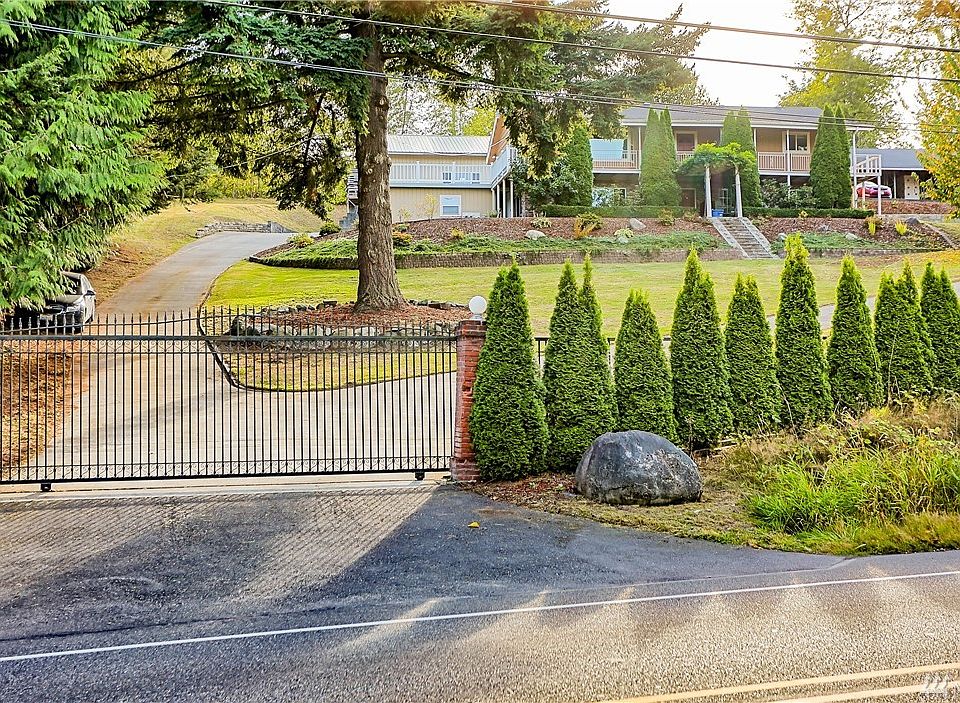 1st image of 3226 Pioneer Way E