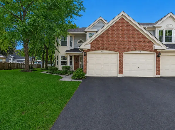 4440 Castlebar Ln, Hanover Park, IL 60133