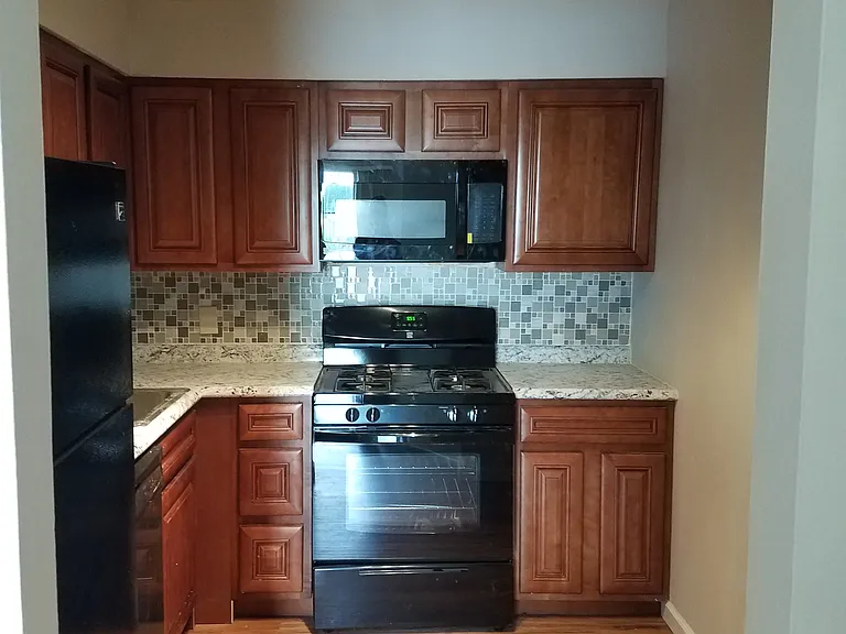 505 N Benton Ave — Photo 17