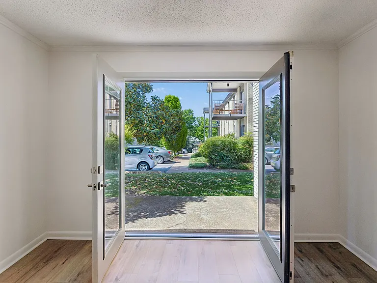 6680 Charlotte Pike #C1 — Photo 2
