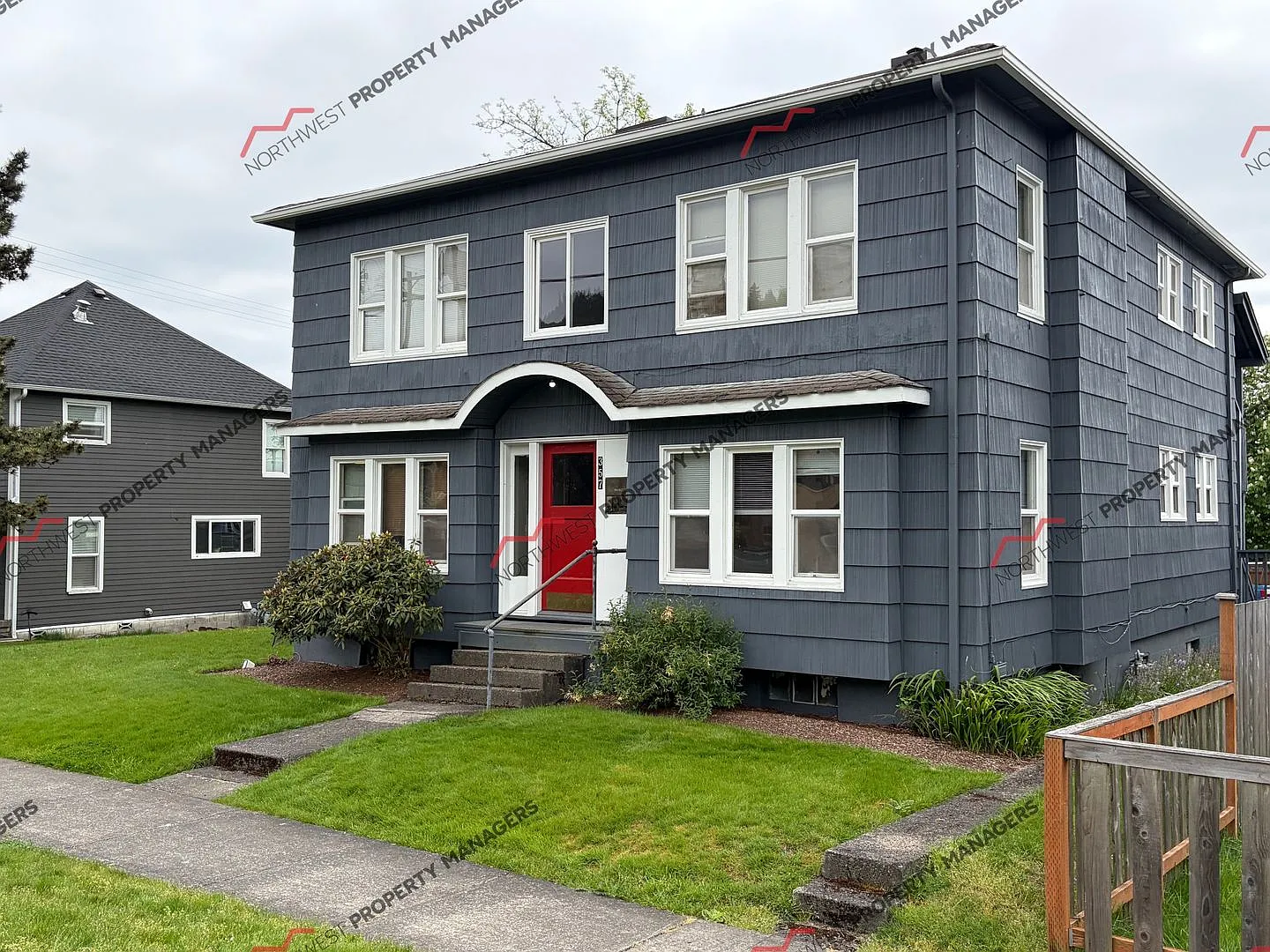 r13c — Photo 2