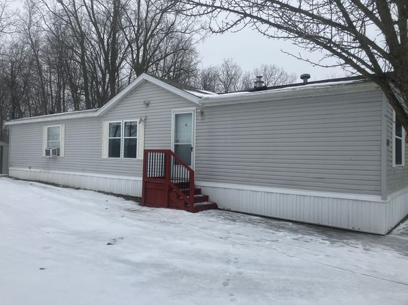 520 E Pondview Dr, Morrice, MI 48857