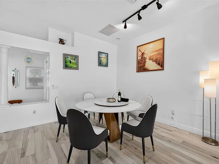 411 Del Mar Dr — Photo 12