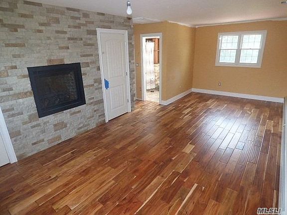 3rd image of 4040 Alken Ave